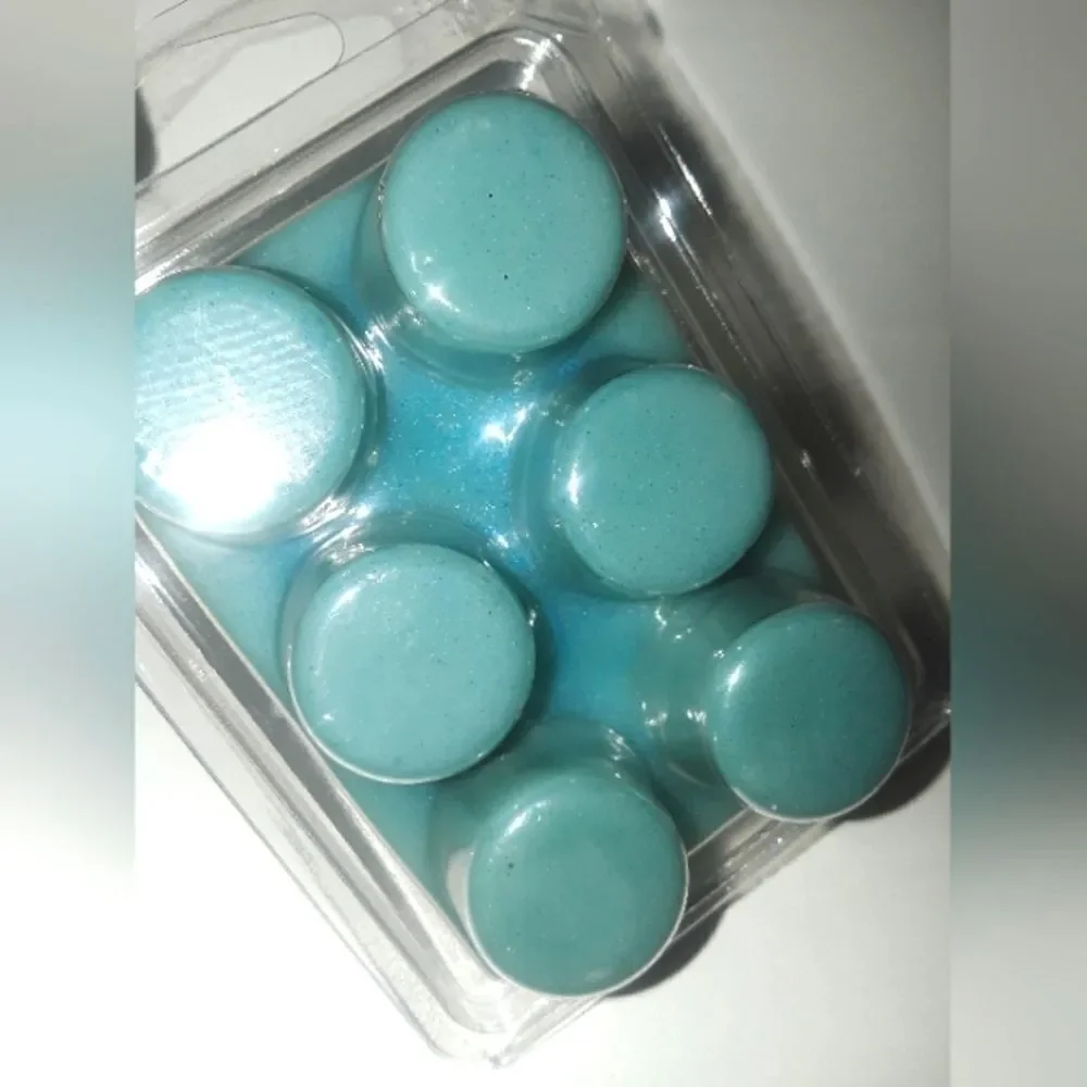 Hand Crafted Eucalyptus waxmelt Rounds BUY 1 GET 2 FREE MIX N MATCH